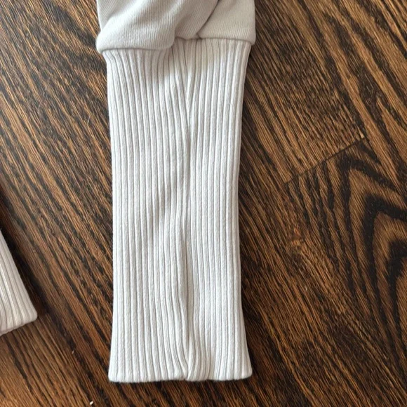 Agolde Off-White V-Neck Pullover Sweatshirt - Picture 5 of 5